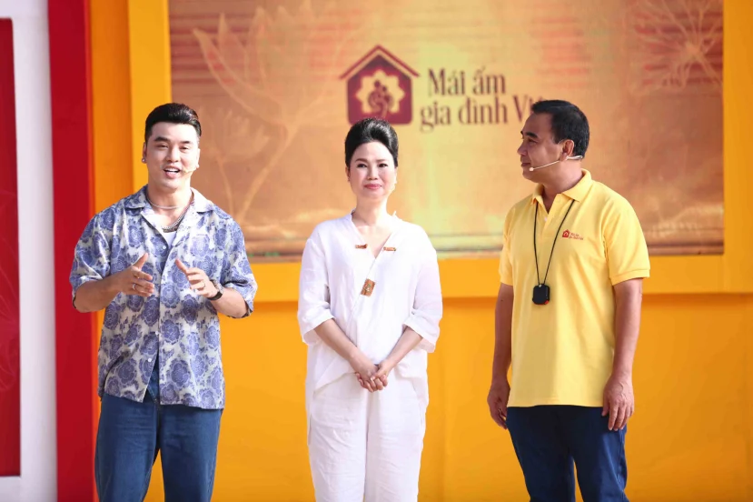 Ung Hoang Phuc kheo leo Thuy Trang tray trat vuot thu thach tai Mai am gia dinh Viet