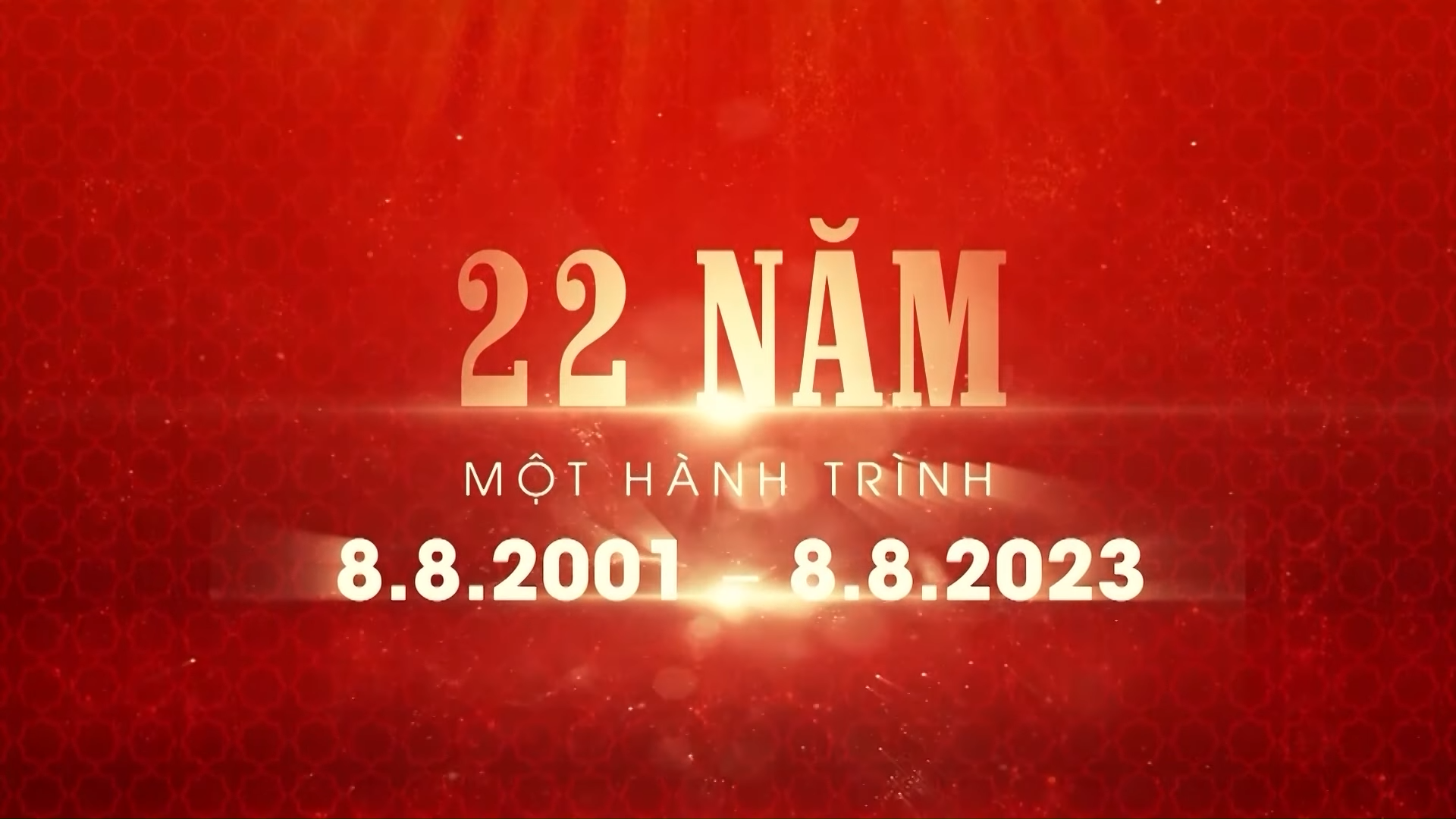 MC Quyền Linh và NS Quốc Thuận chúc mừng 22 năm Thành lập Tập đoàn Hoa Sen