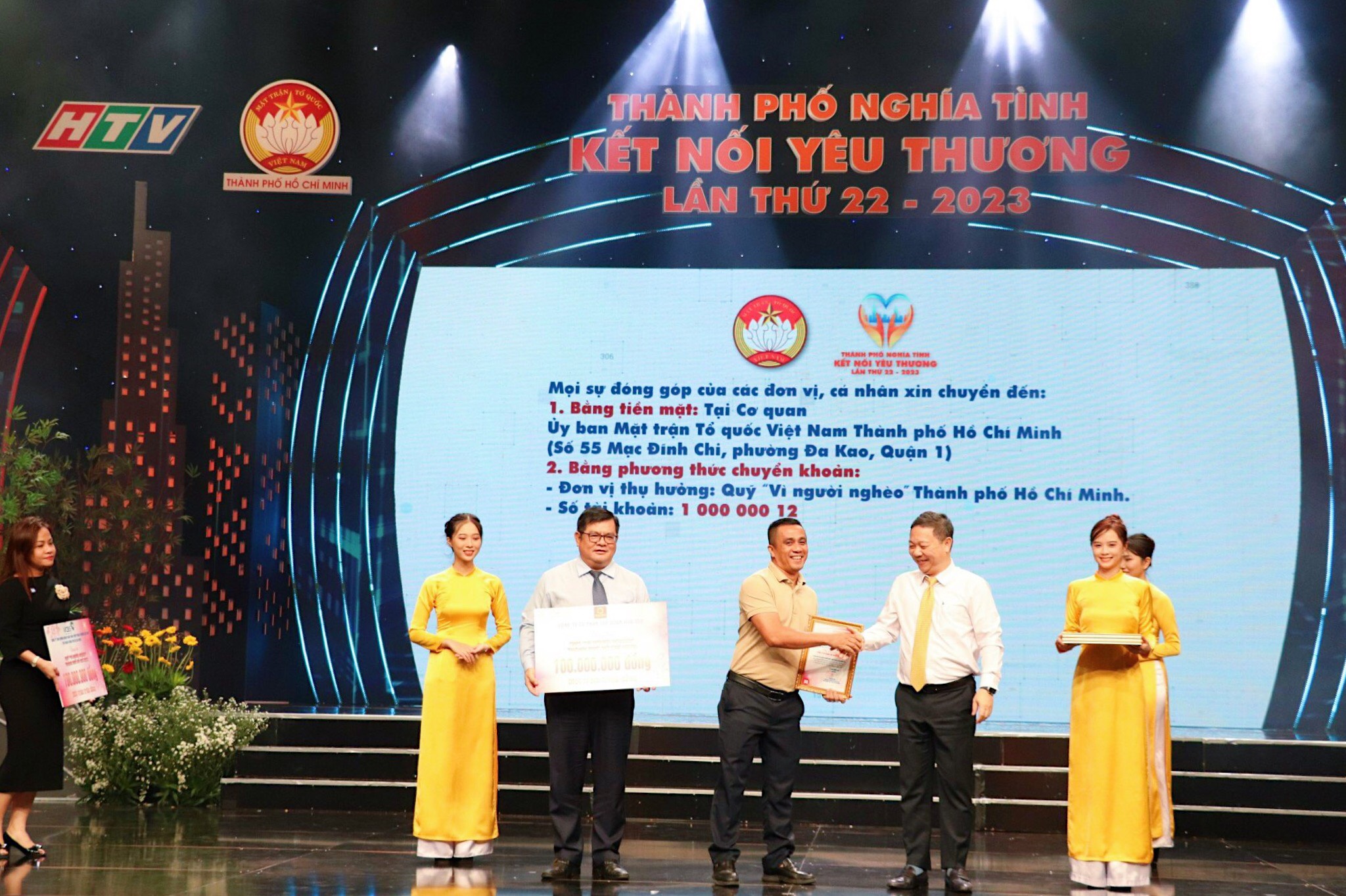 Tập đoàn Hoa Sen ủng hộ 100 triệu đồng cho Quỹ “Vì người nghèo” TP. Hồ Chí Minh 2