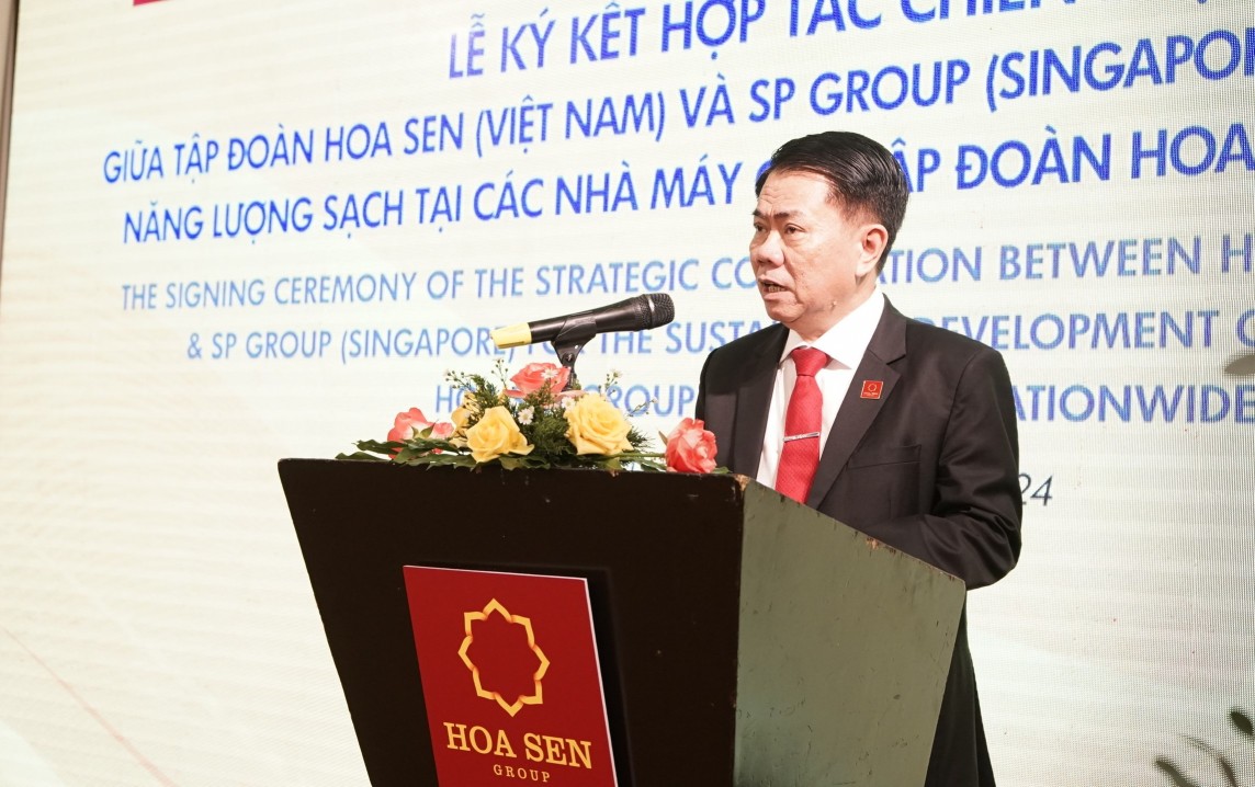 Ông Vũ Văn Thanh - Tổng giám đốc Tập đoàn Hoa Sen phát biểu tại buổi ký kết.
