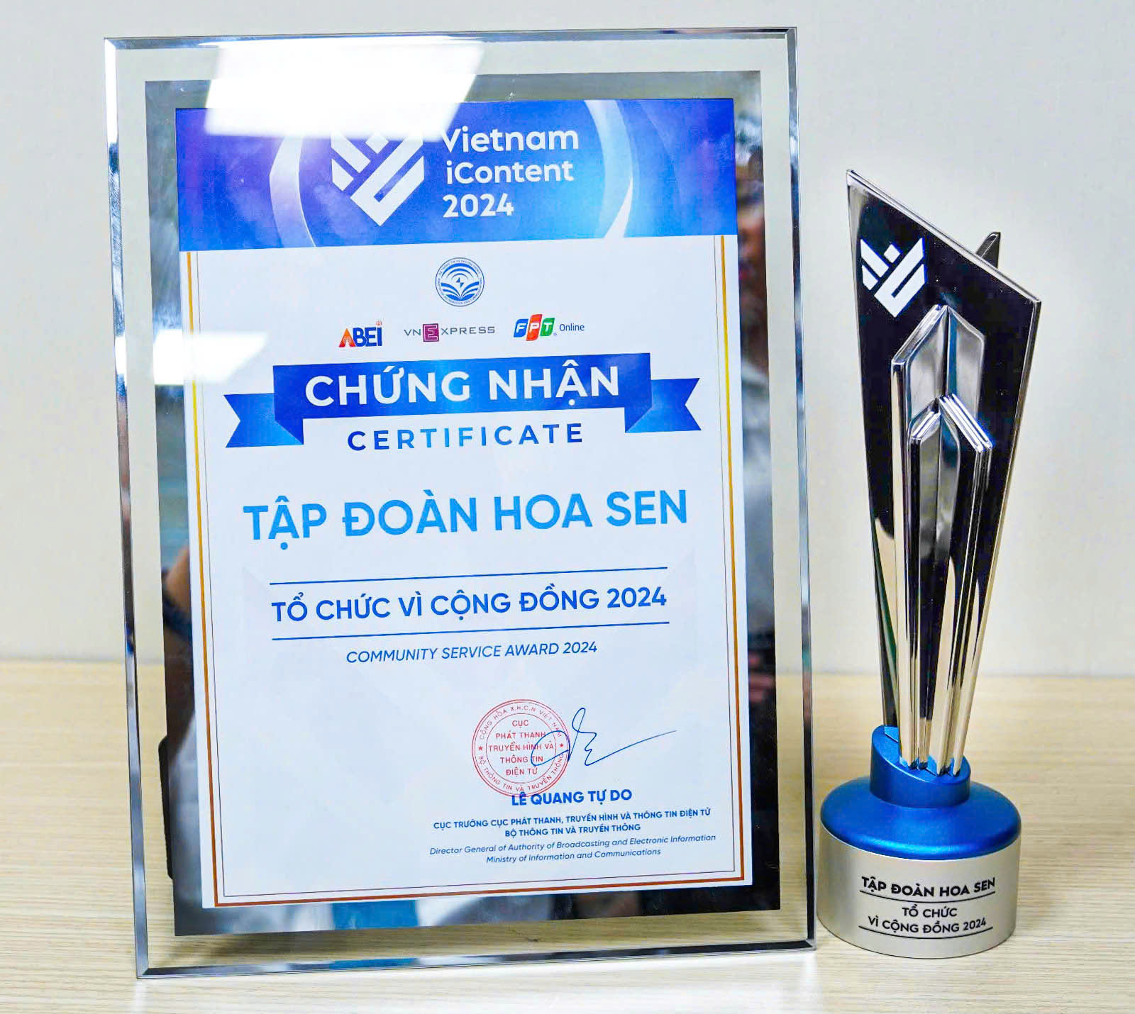 Giải thưởng Vietnam iContent Awards 2024 đánh dấu cột mốc ý nghĩa trên hành trình cống hiến không ngừng vì cộng đồng của Tập đoàn Hoa Sen