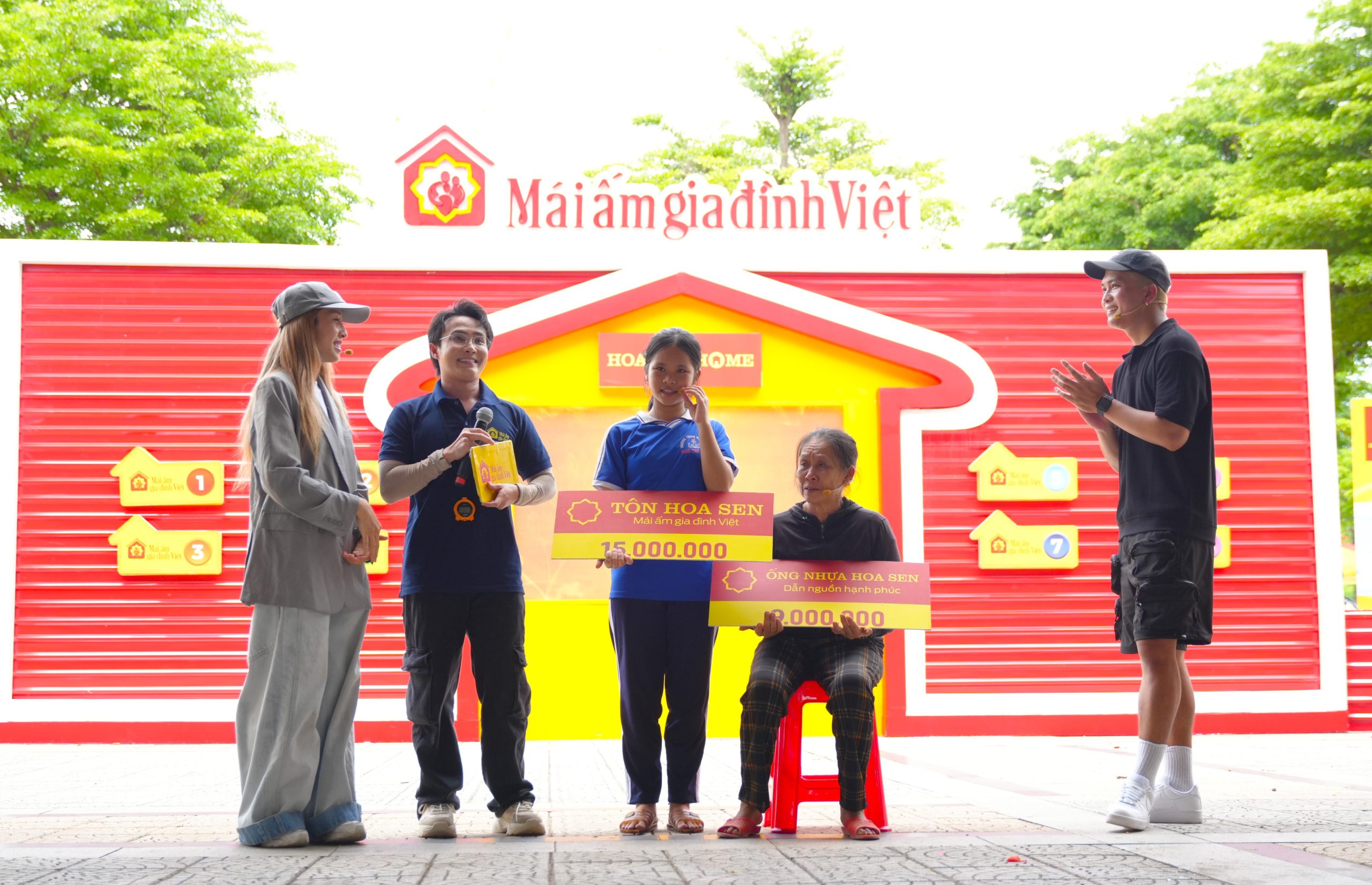 Gia đình em Hoàng Ngọc Bảo Khánh về nhì.