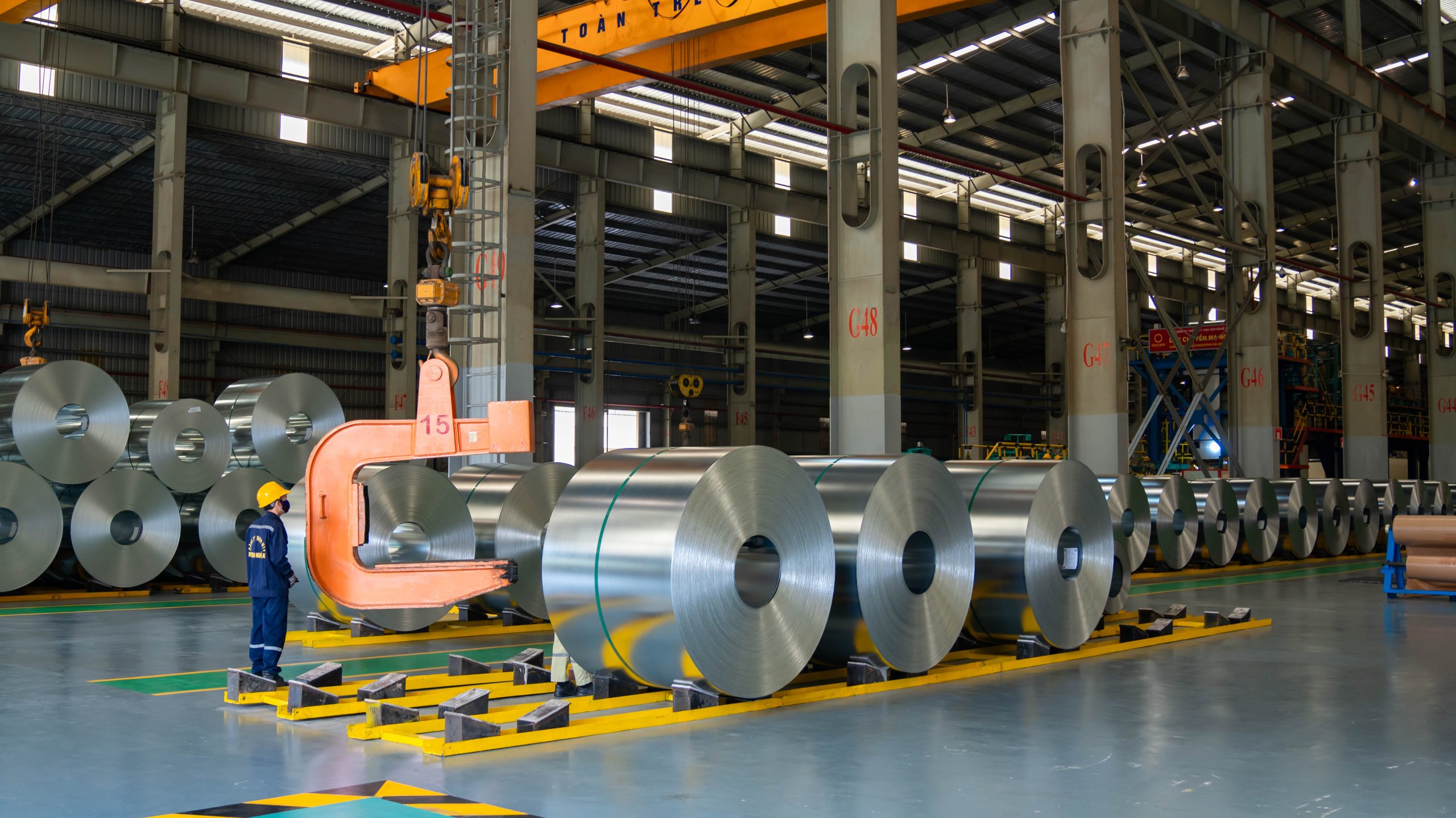 Sản phẩm Tôn Hoa Sen Mag Shield tại nhà máy Hoa Sen Nghệ An