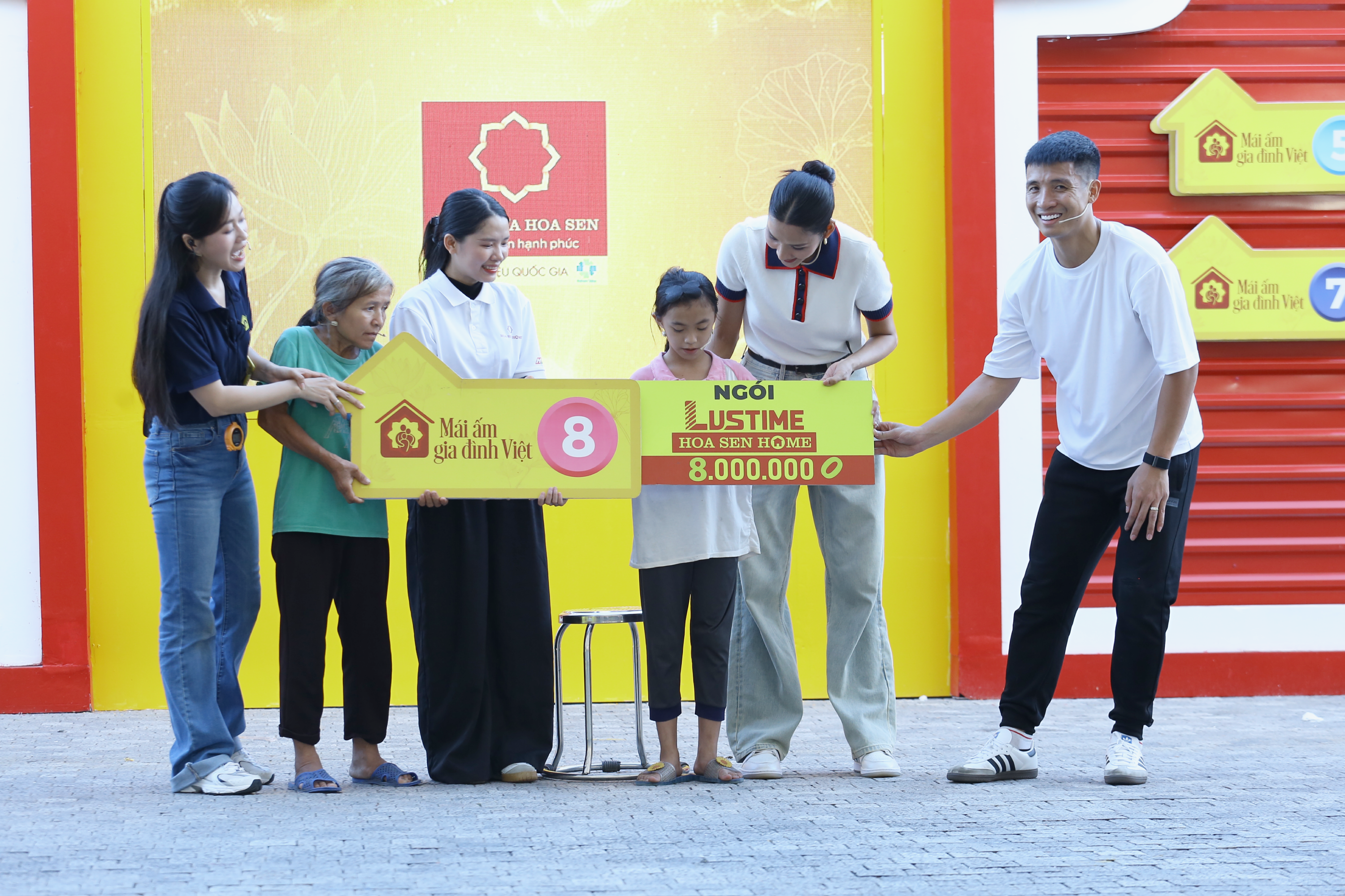 Gia đình em Vi Thị Viện về nhì.