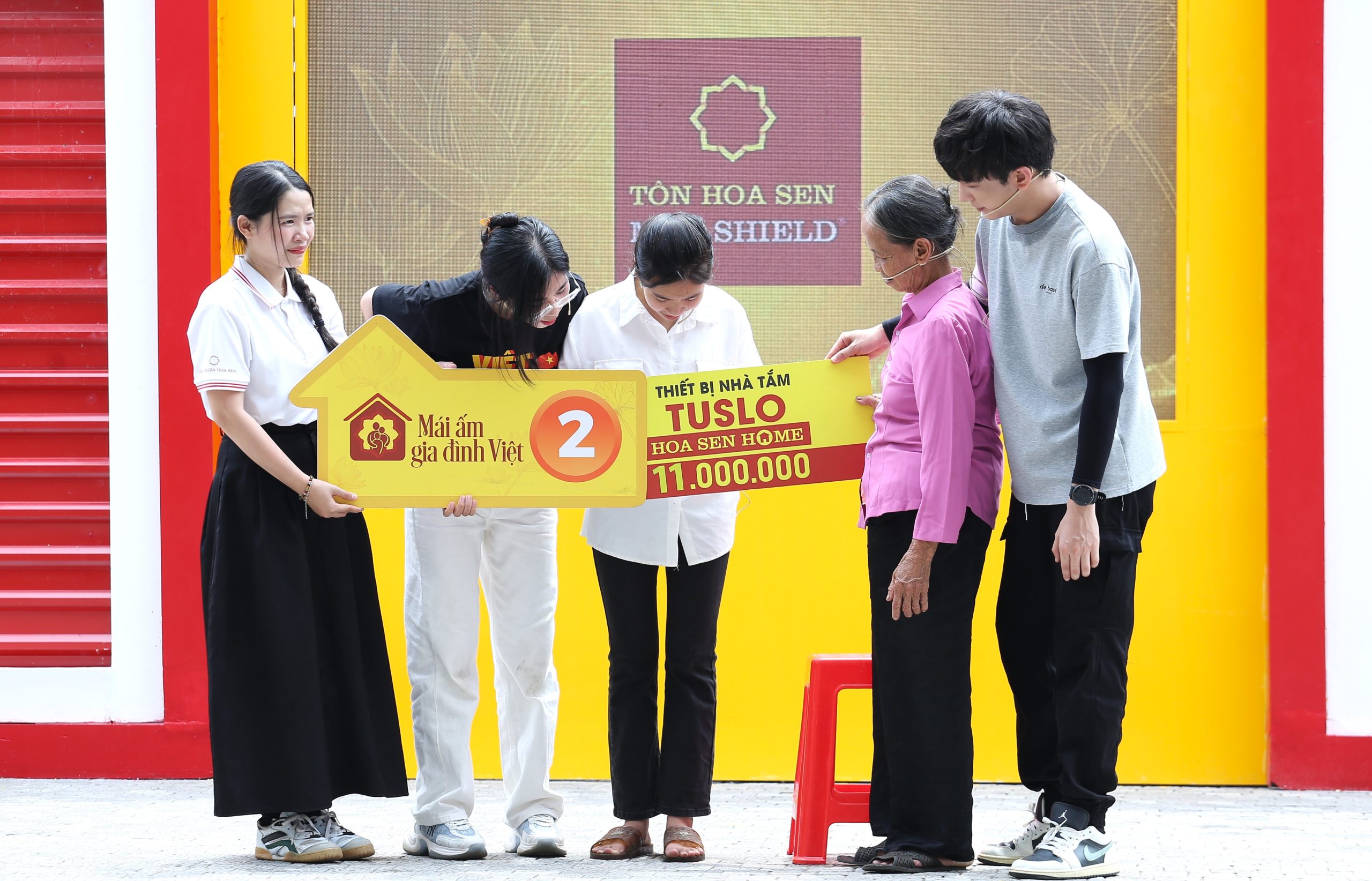 Gia đình em Lê Bảo Châu về nhì.