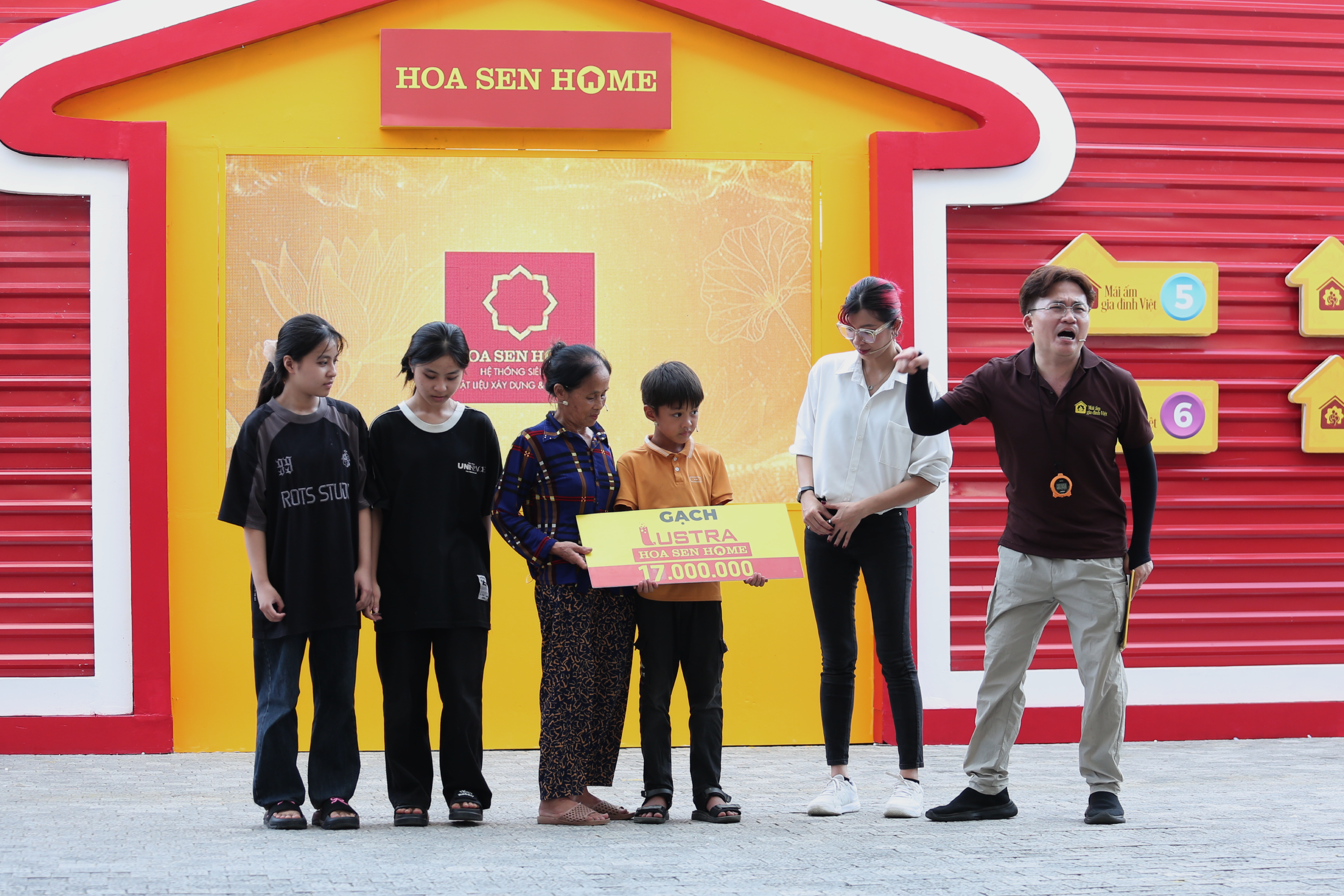 Gia đình em Nguyễn Duy Phước về thứ ba.