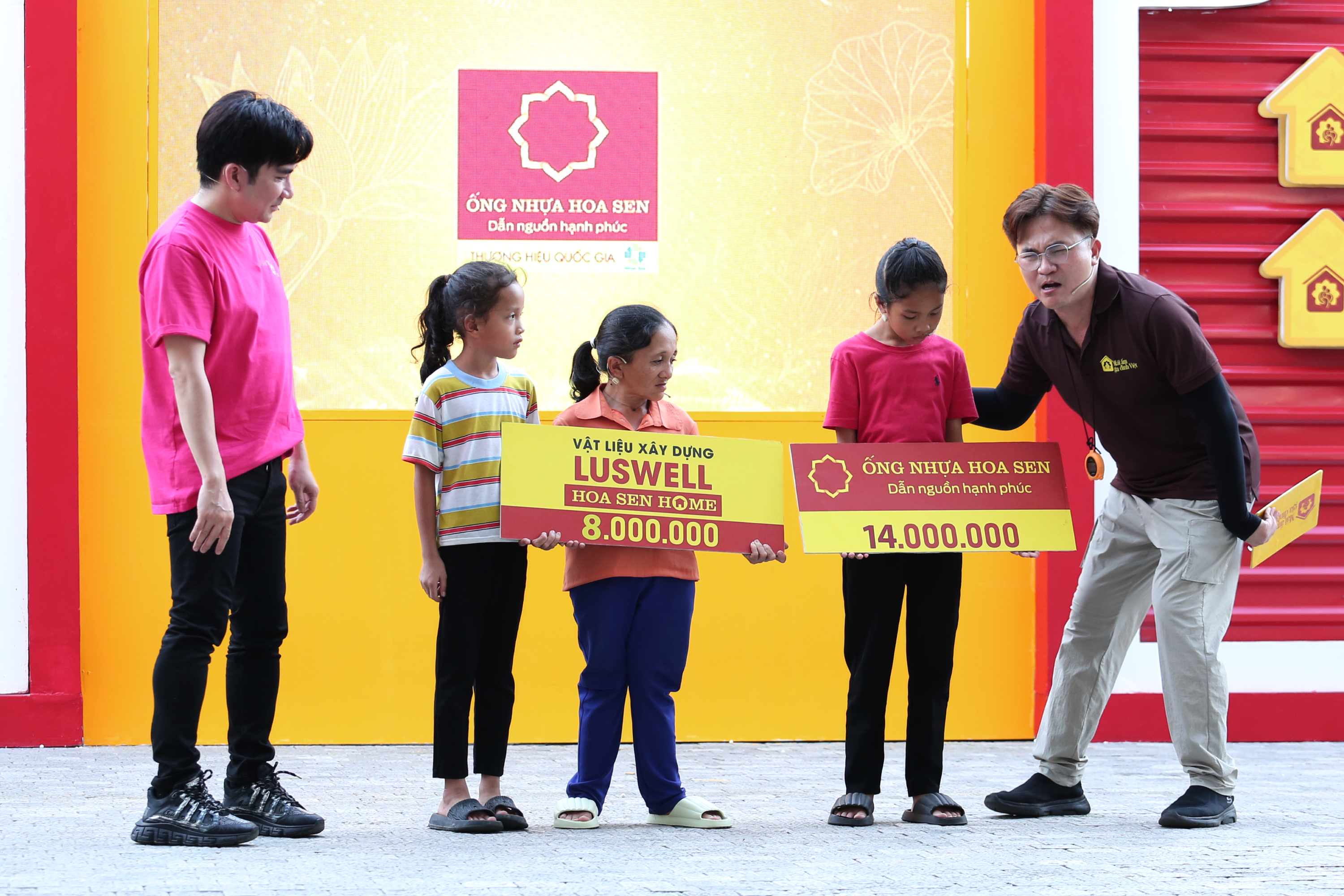 Gia đình em Hà Bảo Ngọc về nhì.