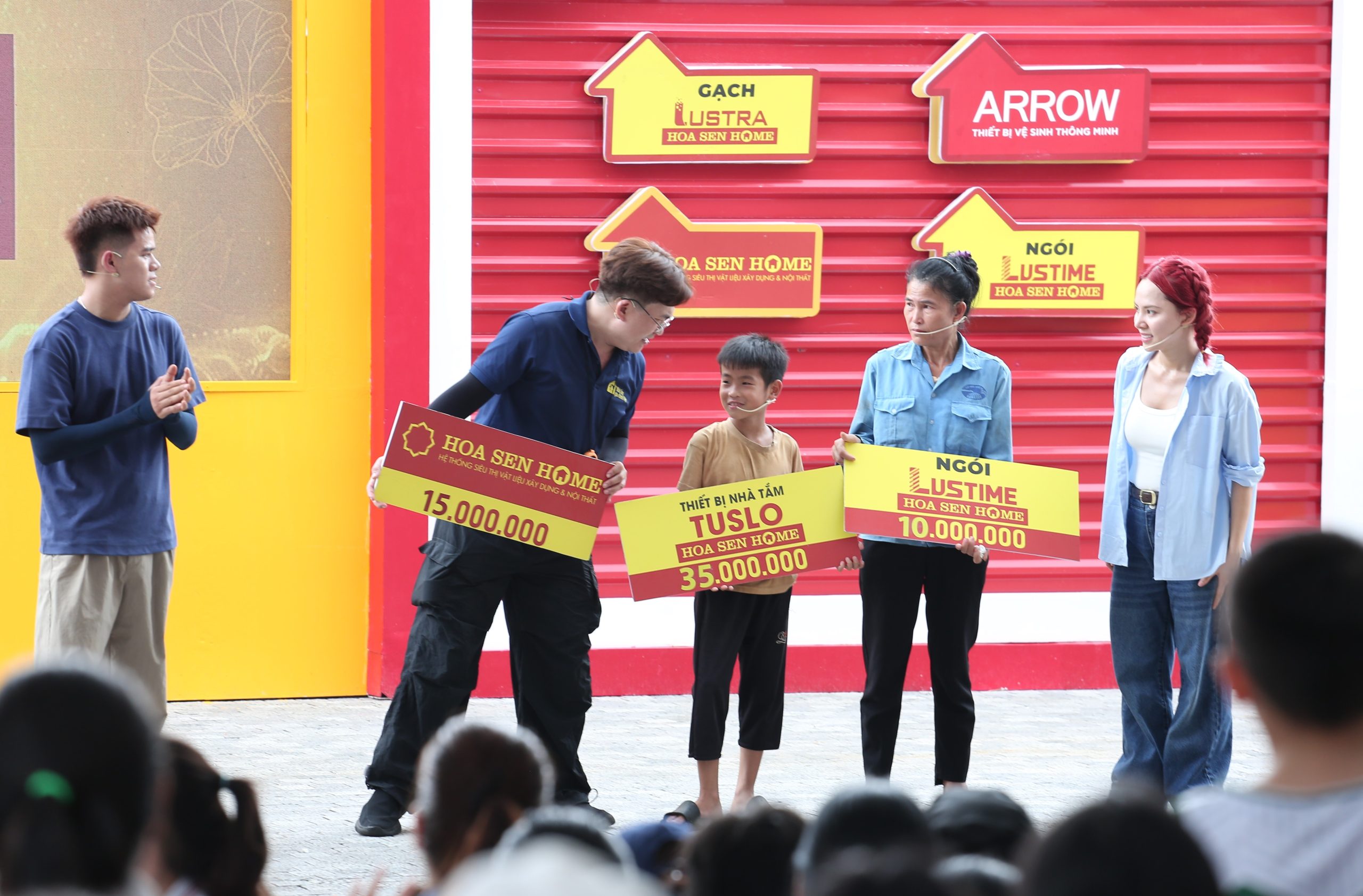 Giải nhất thuộc về gia đình em Trương Nhật Đình.