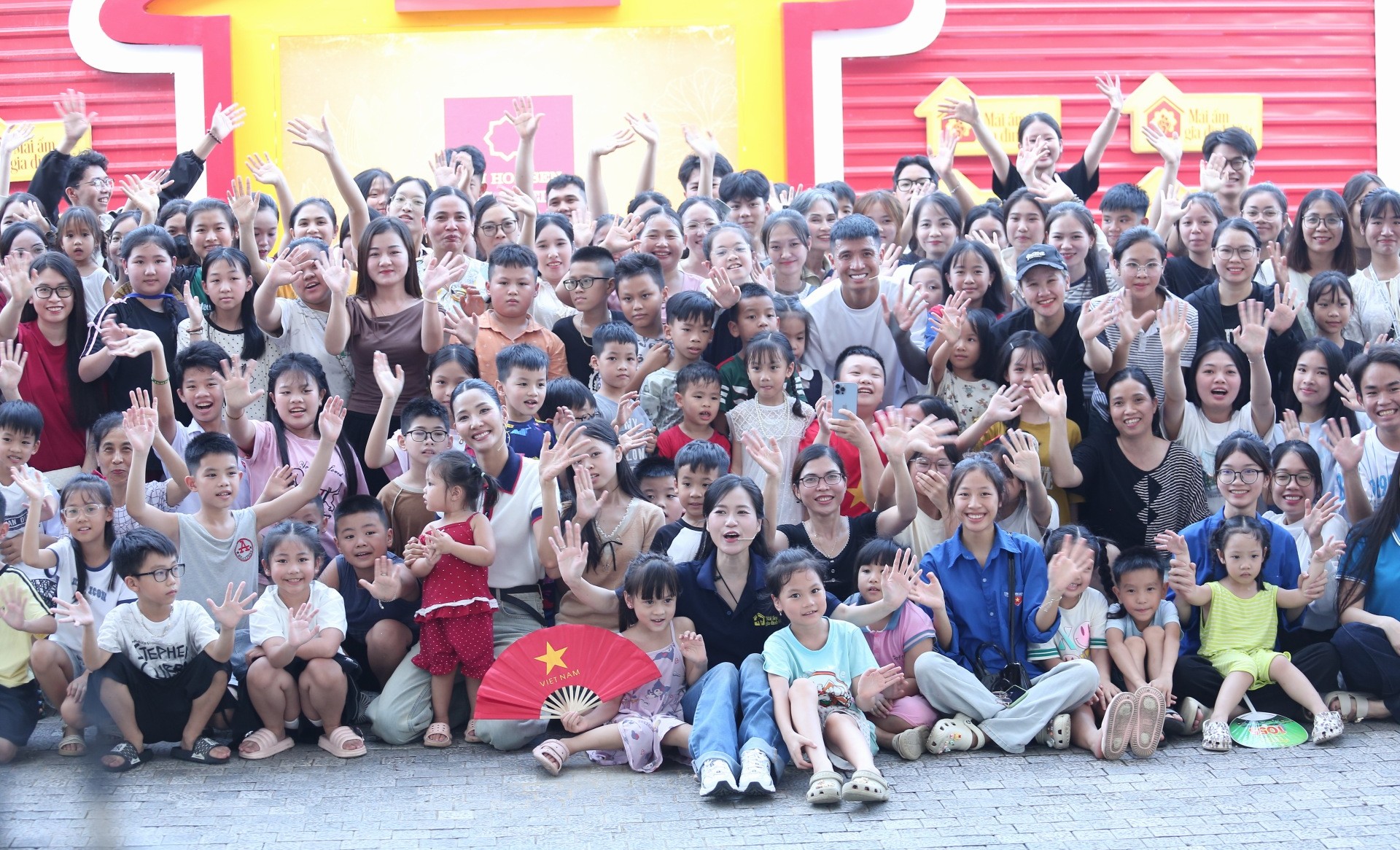 Sau 150 tập phát sóng, “Mái ấm gia đình Việt” giữ vững sức nóng trên mạng xã hội và nhận được sự yêu thương từ khán giả khắp cả nước.