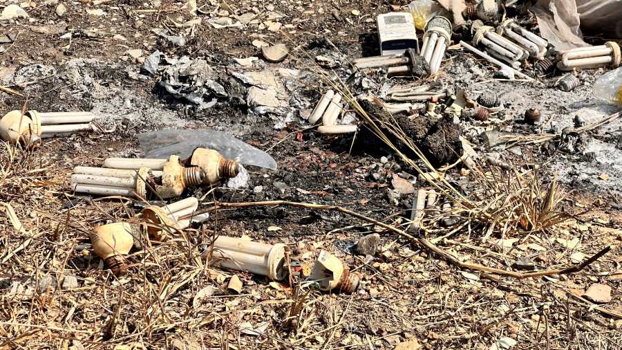 Theo nghiên cứu của Viện Khoa học Công nghệ và Môi trường, cả nước phát sinh khoảng 100.000 tấn rác thải điện tử mỗi năm.