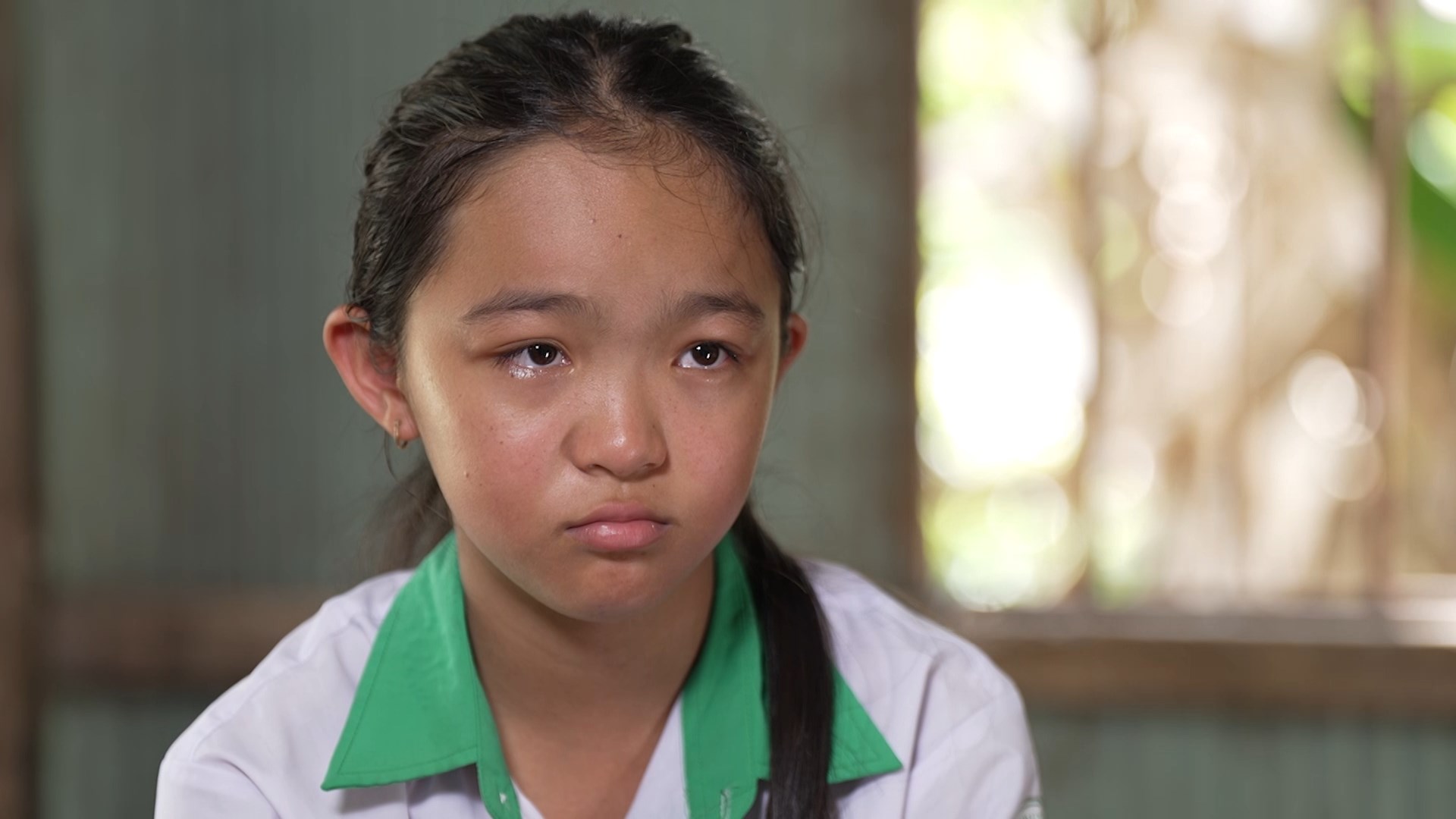 Nhật Mến chăm chỉ học tập, mạnh mẽ vượt qua bệnh tật và nghèo khó để nuôi dưỡng ước mơ trở thành công an.