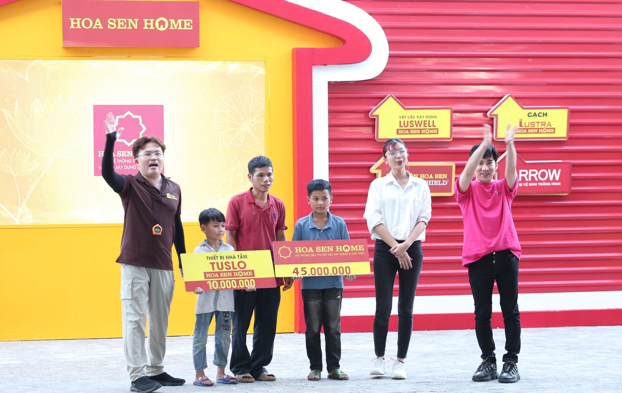 Mỗi hành trình của “Mái ấm gia đình Việt” là một câu chuyện nhân văn, nơi Hoa Sen Home đồng hành sẻ chia và thắp sáng niềm tin cho các em nhỏ có hoàn cảnh khó khăn.