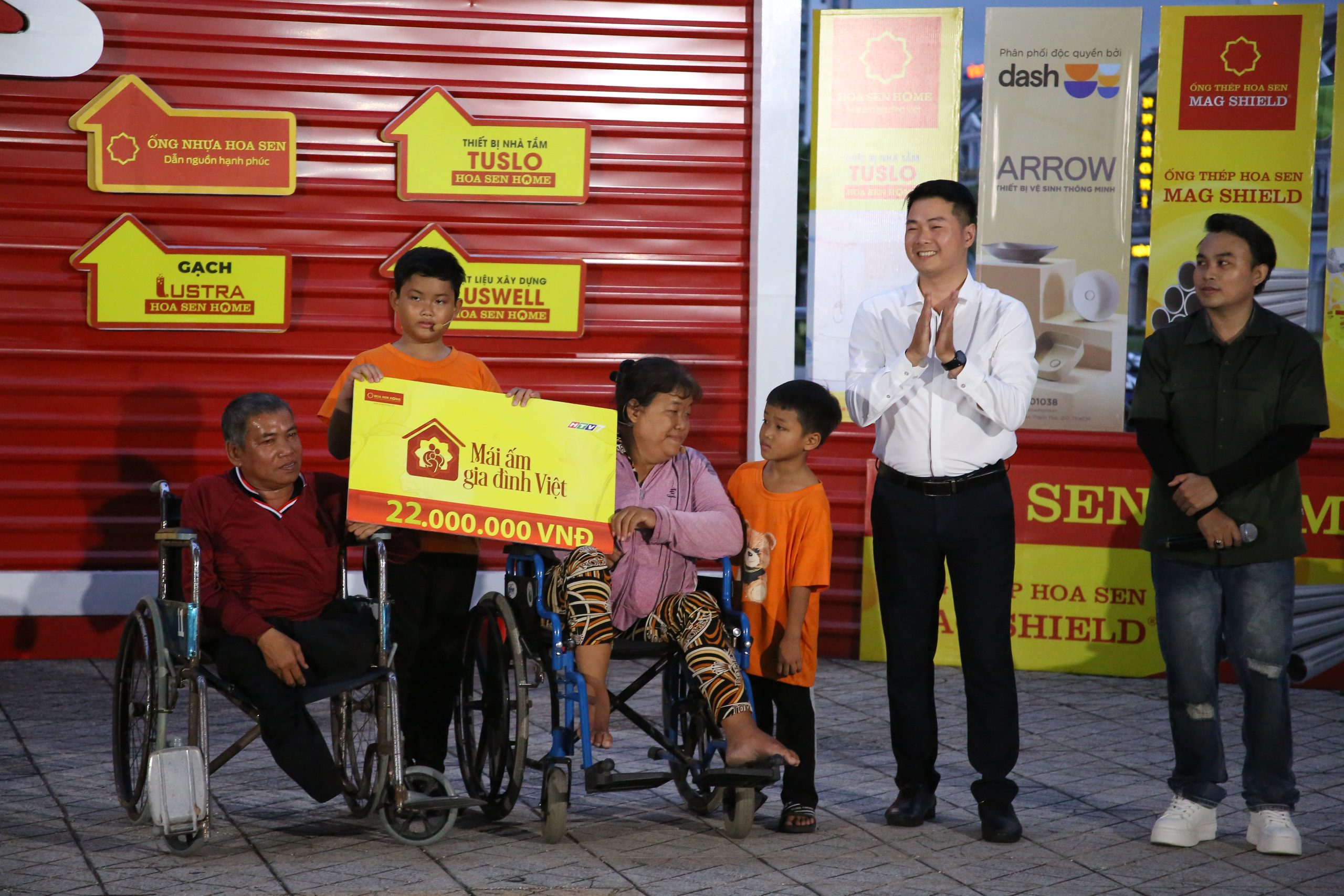 Gia đình em Trương Minh Tiến về nhì.