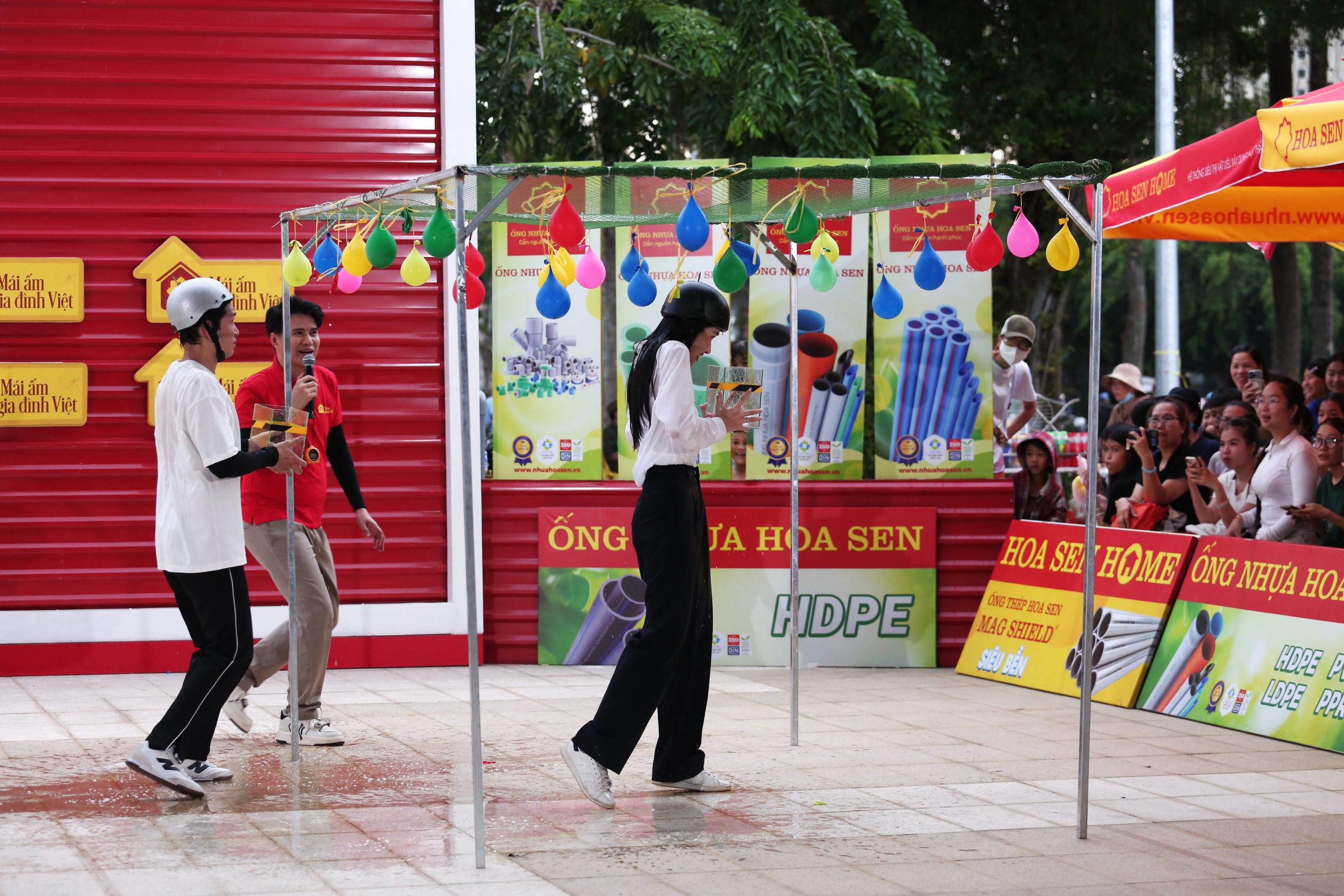 Bạch Công Khanh và Phương Anh lăn xả trong thử thách, quyết tâm mang về phần thưởng ý nghĩa.