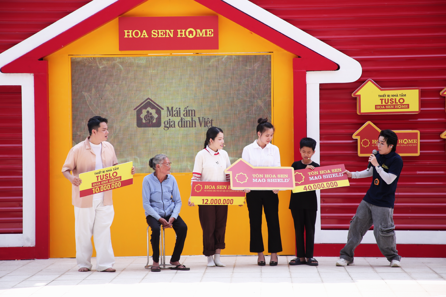 Gia đình em Nguyễn Hoàng Tâm giành giải nhất, vượt qua thử thách đặc biệt và mang về tổng 62 triệu đồng từ Tập đoàn Hoa Sen.