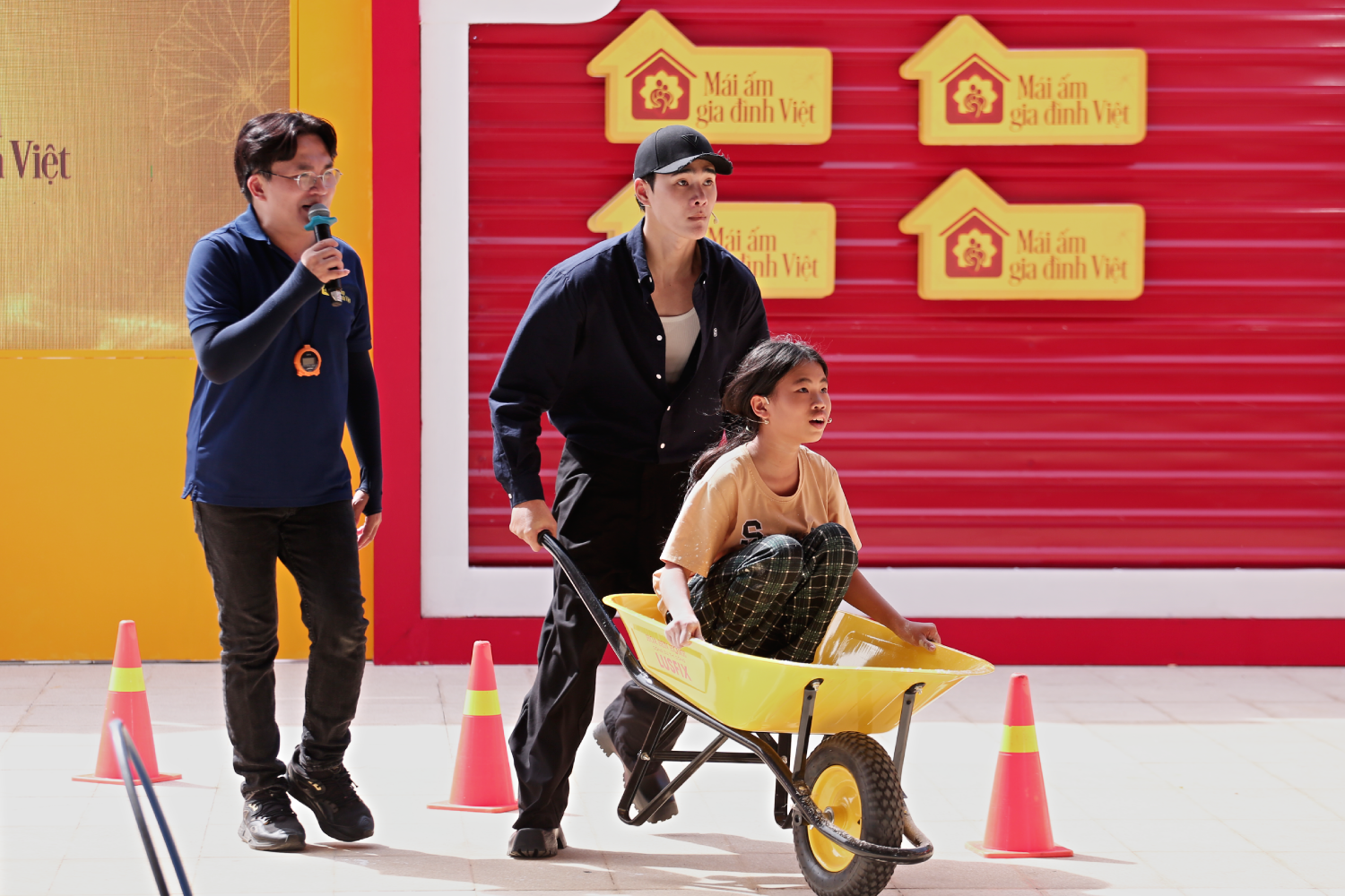 Nam ca sĩ Nhâm Phương Nam trải lòng về quãng thời gian lập nghiệp gian khó tại TP.HCM, từng có lúc không đủ tiền để ăn.