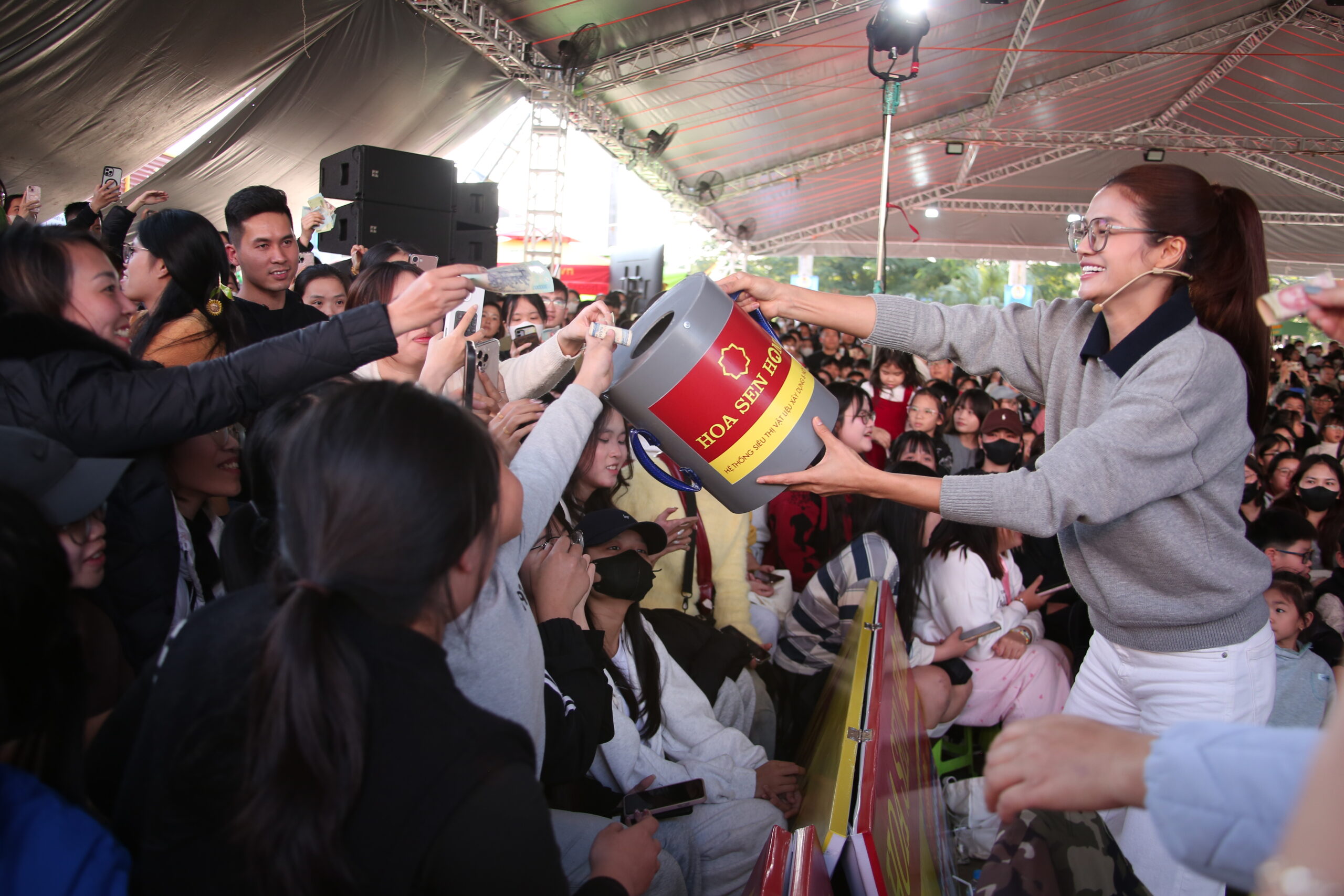 Nhiều khán giả sẽ có cơ hội chứng kiến các thử thách của nghệ sĩ và tham gia cùng các hoạt động ý nghĩa dành cho các em nhỏ.