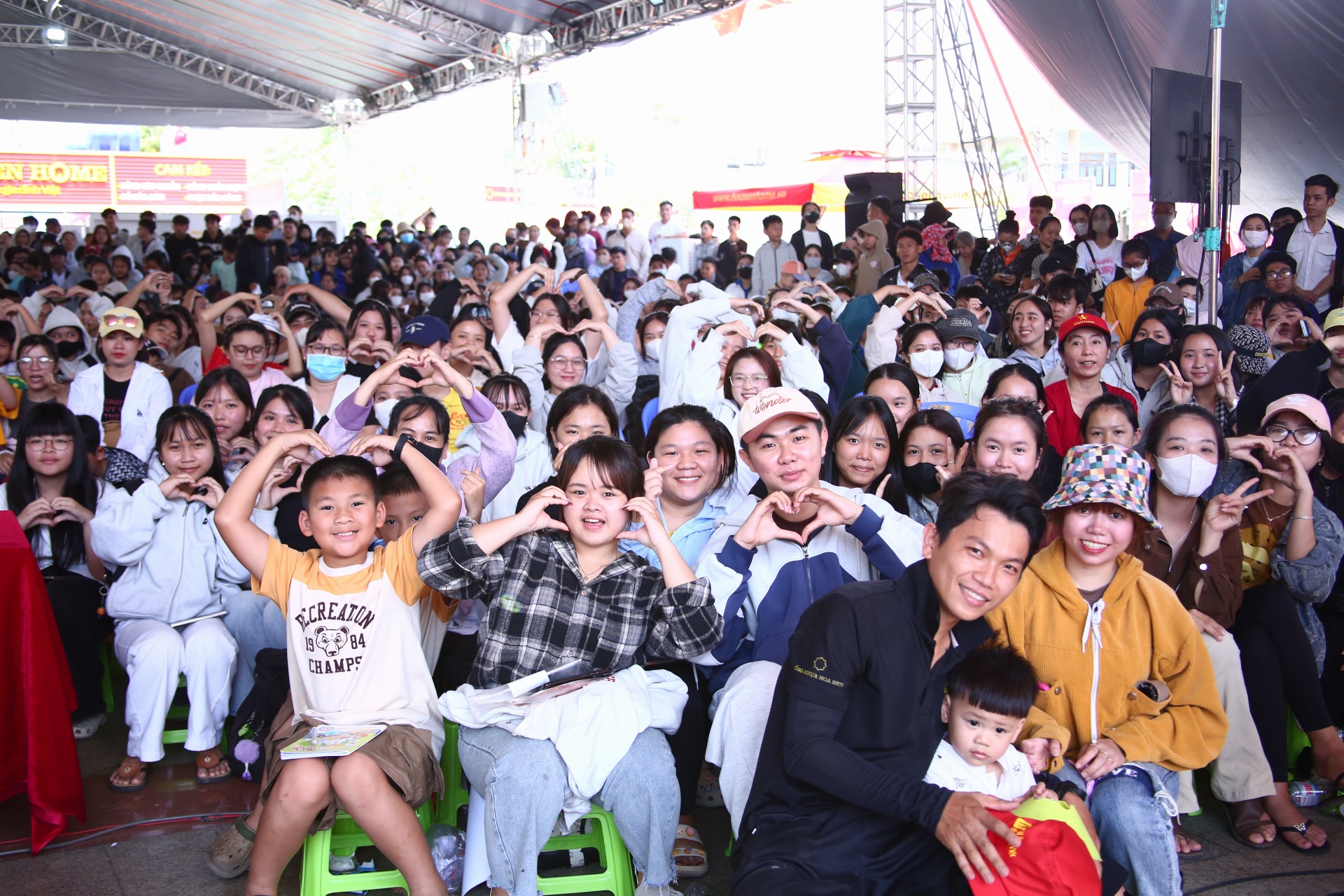 Hành trình “Mái ấm gia đình Việt” tại Đắk Lắk khép lại, trao hơn 1,5 tỷ đồng đến 18 gia đình khó khăn.