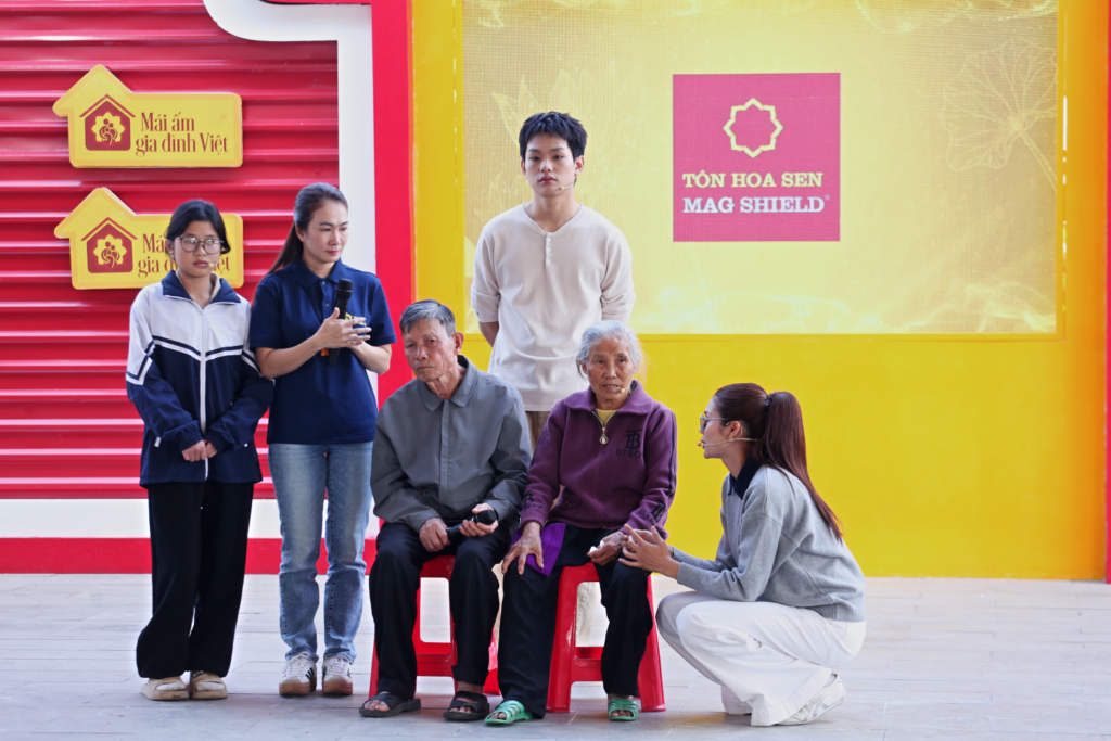 “Chỉ cần một cái ôm của mẹ” - ước mơ nhỏ bé nhưng xa xỉ với cô bé Diệu Linh.