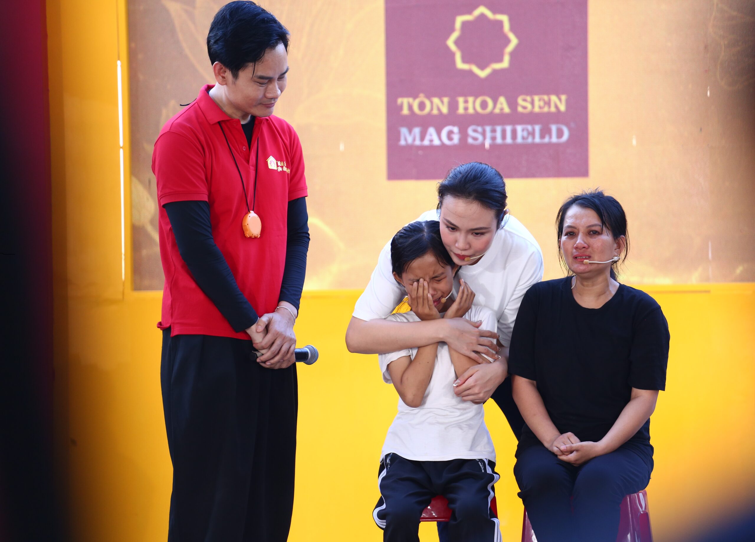 Ước nguyện hiến tóc cho các bệnh nhi ung thư của của cô bé lớp 6 khiến ai cũng nghẹn ngào