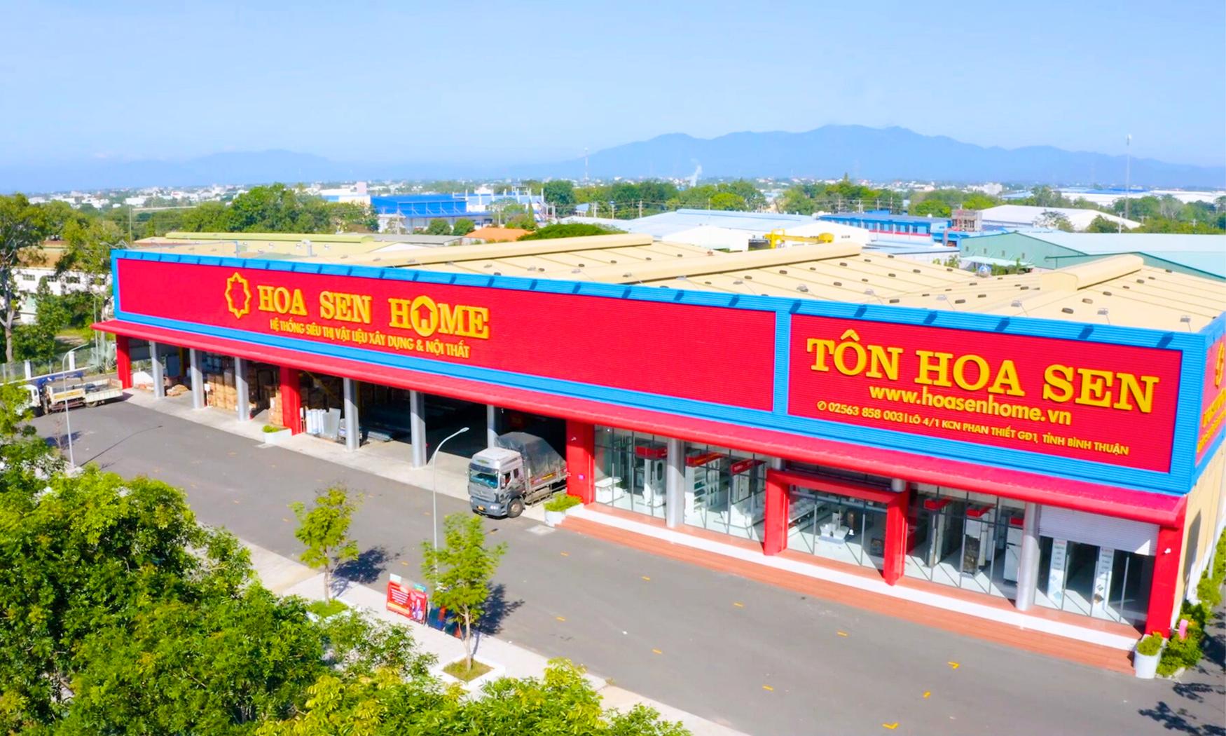Hệ thống Vật liệu xây dựng & Nội thất Hoa Sen Home với hệ thống phân phối rộng khắp và kinh nghiệm am hiểu thị trường nội địa, định hướng phát triển mô hình bán lẻ vật liệu xây dựng và nội thất hiện đại, mở rộng danh mục sản phẩm, đầu tư hạ tầng tổng kho thông minh và ứng dụng công nghệ trong quản trị, vận hành