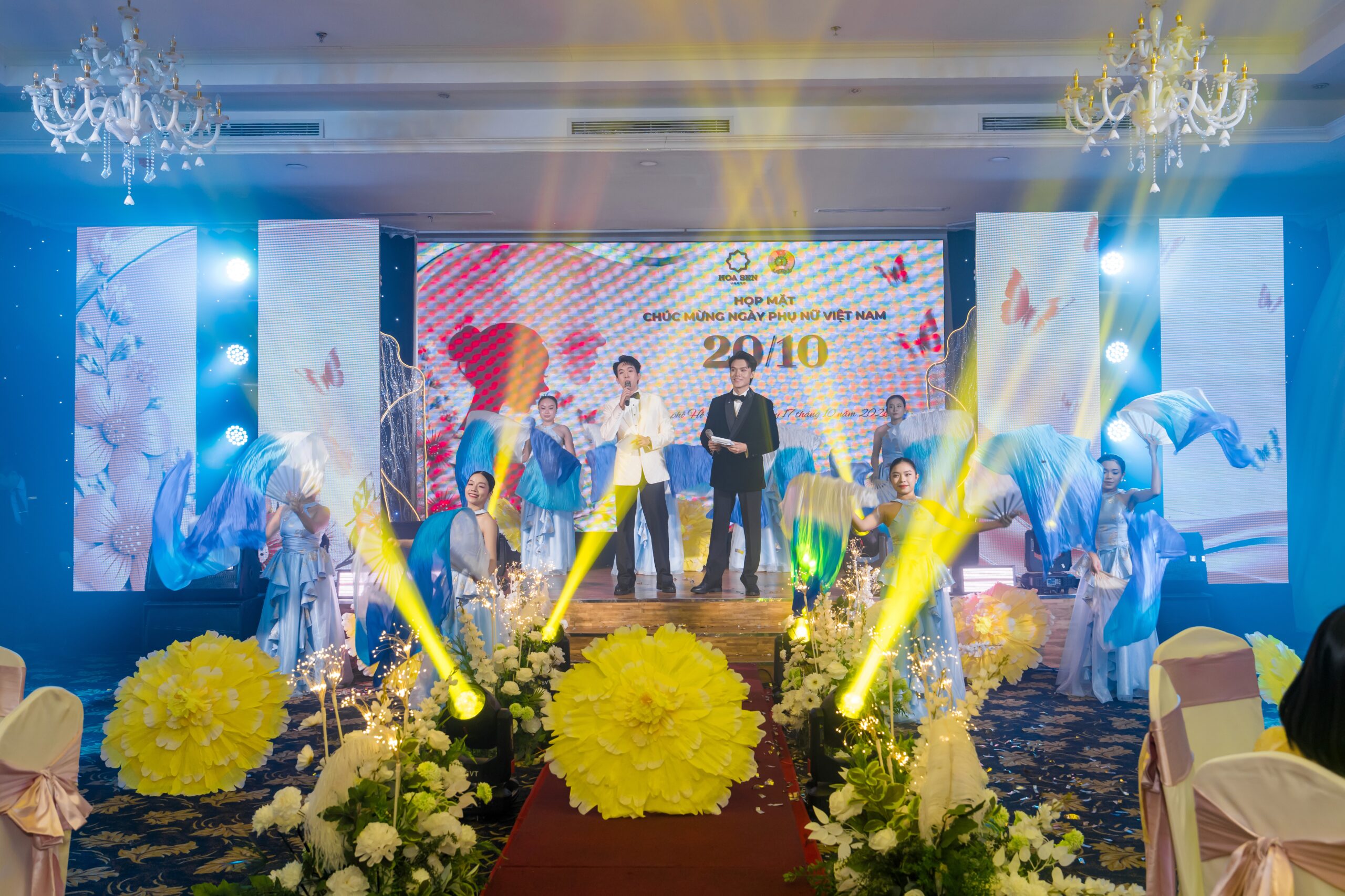 Toàn cảnh chương trình họp mặt chúc mừng ngày phụ nữ Việt Nam 20/10 tại cụm VPĐD Tập đoàn Hoa Sen